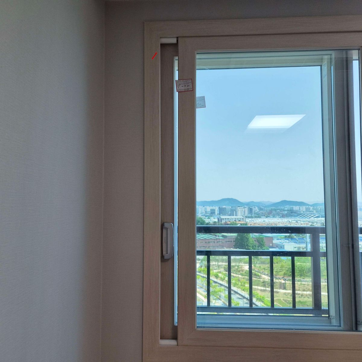 창틀 수직불량